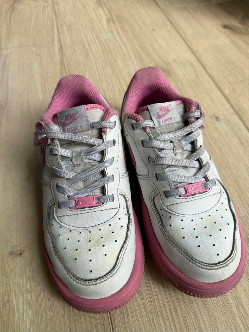 Nike Kids White and Pink Low-Top Sneakers — Girls' Casual Trainers